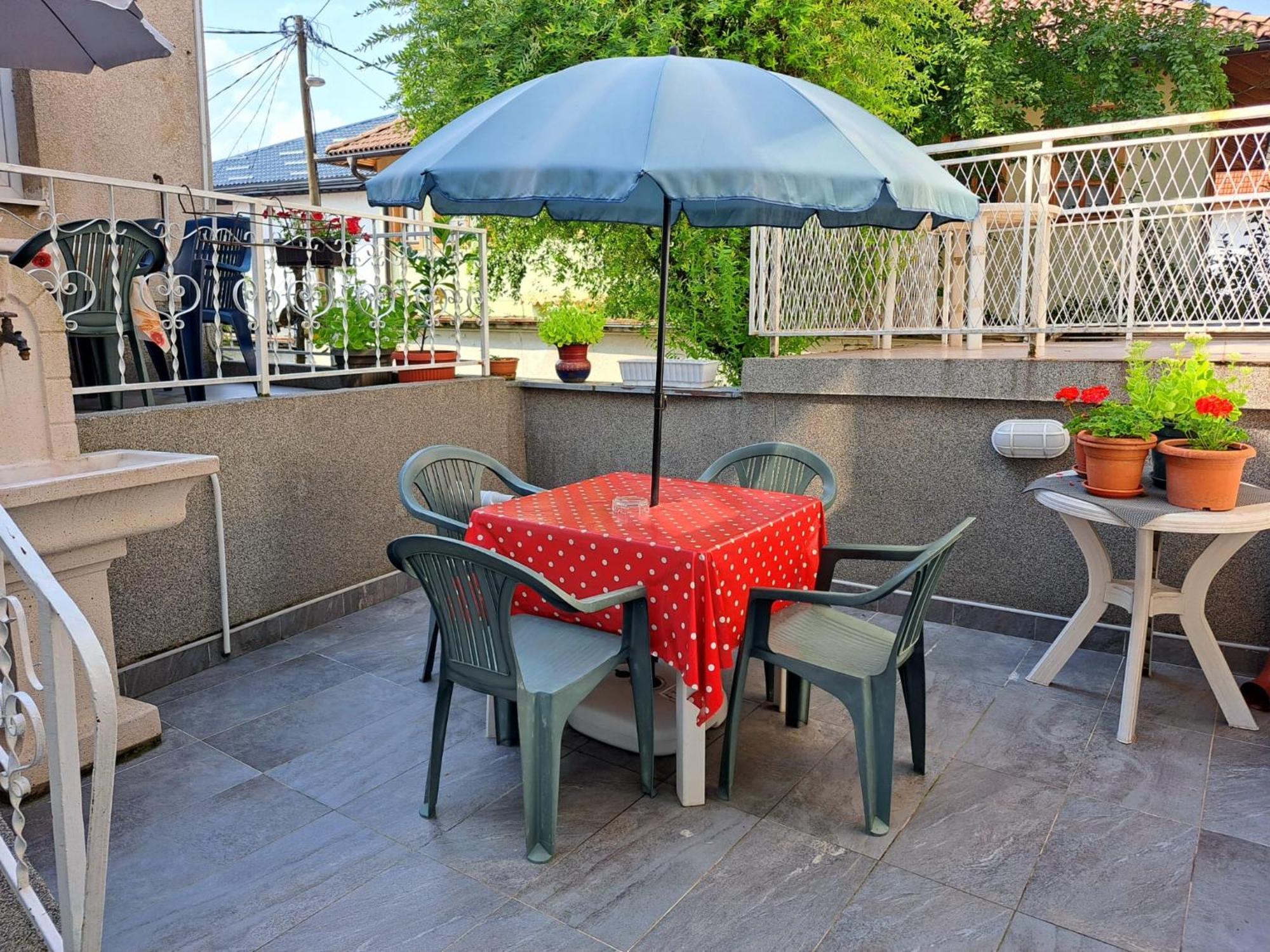 Apartman Slatki Dom 2 SJJ Esterno foto